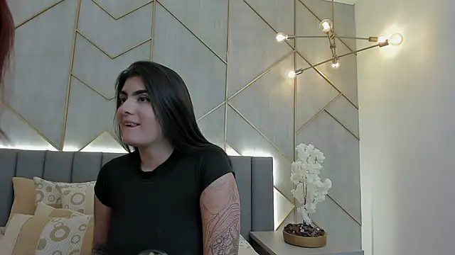 Snapshot of IrisBaker chatting on March 9, 2025, 6:50 am IrisBaker online show from March 9, 2025, 6:50 am