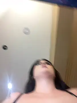 Snapshot of IrisBaker chatting on March 21, 2025, 10:06 pm IrisBaker online show from March 21, 2025, 10:06 pm