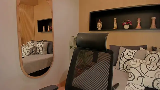 Snapshot of IrisBaker chatting on March 14, 2025, 1:37 am IrisBaker online show from March 14, 2025, 1:37 am