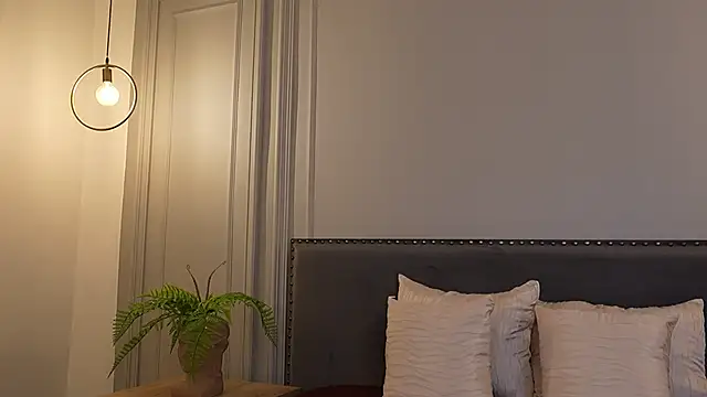 Snapshot of IrisBaker chatting on October 3, 2025, 9:38 pm IrisBaker online show from October 3, 2025, 9:38 pm