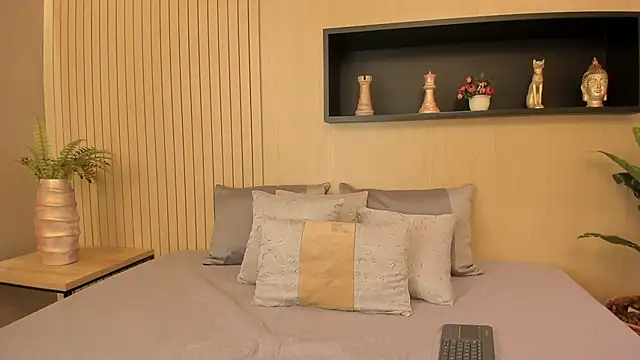 Snapshot of IrisBaker chatting on February 25, 2025, 10:09 pm IrisBaker online show from February 25, 2025, 10:09 pm