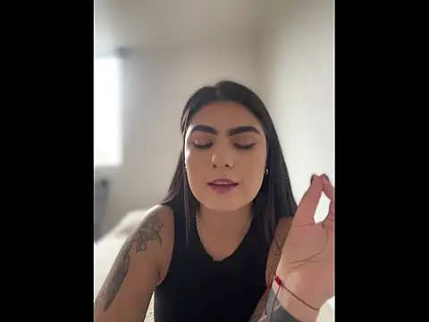 IrisBaker online show from March 8, 2026, 7:39 pm