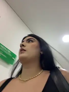 Snapshot of IrisBaker chatting on November 21, 2025, 9:03 pm IrisBaker online show from November 21, 2025, 9:03 pm