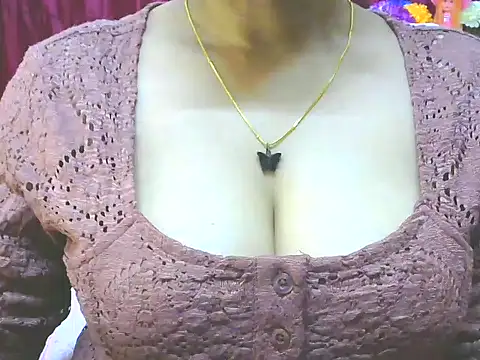 ishmita99 online show from February 1, 2025, 5:49 am