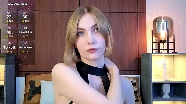 Snapshot of Roxana_perry chatting on October 15, 2025, 7:49 am Roxana perry online show from October 15, 2025, 7:49 am