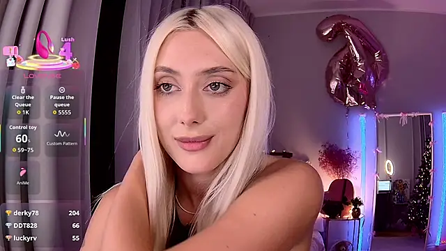 Snapshot of LoryWood chatting on January 5, 2026, 5:27 pm LoryWood online show from January 5, 2026, 5:27 pm