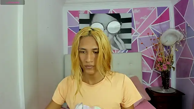 Snapshot of Brisahott chatting on February 4, 2025, 1:59 pm Brisahott online show from February 4, 2025, 1:59 pm