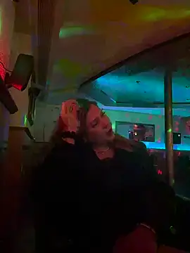 Snapshot of andreinitahg chatting on November 27, 2025, 9:26 pm andreinitahg online show from November 27, 2025, 9:26 pm