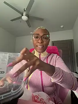 Snapshot of life-ent chatting on November 17, 2025, 8:13 pm life-ent online show from November 17, 2025, 8:13 pm