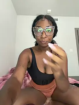 Snapshot of life-ent chatting on October 22, 2025, 5:23 pm life-ent online show from October 22, 2025, 5:23 pm