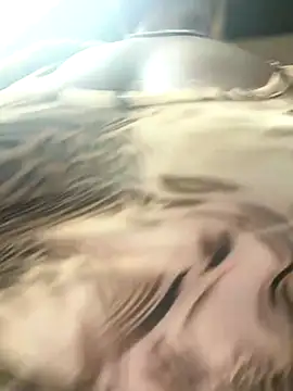 Snapshot of life-ent chatting on November 8, 2025, 12:36 am life-ent online show from November 8, 2025, 12:36 am