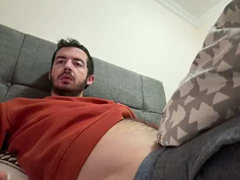 laynufff online show from April 1, 2026, 5:31 am