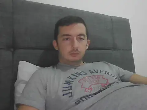 laynufff online show from October 15, 2025, 6:49 pm