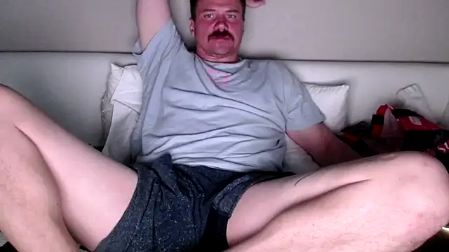 Snapshot of steelwood303 chatting on October 25, 2025, 6:12 am steelwood303 online show from October 25, 2025, 6:12 am