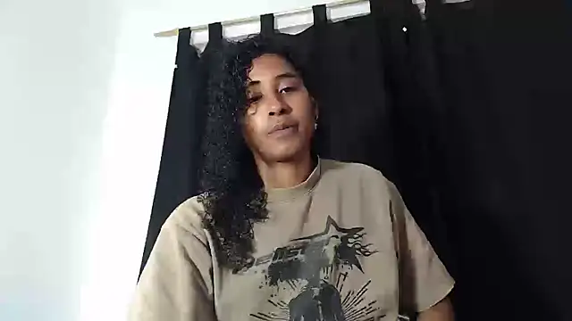 yohatinelly07 online show from February 13, 2026, 8:03 am