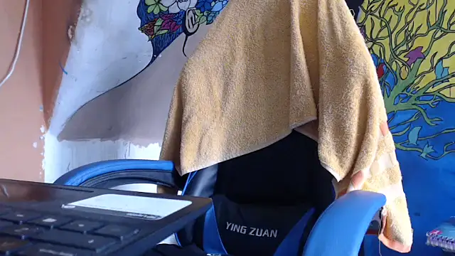 yohatinelly07 online show from October 23, 2025, 6:50 pm