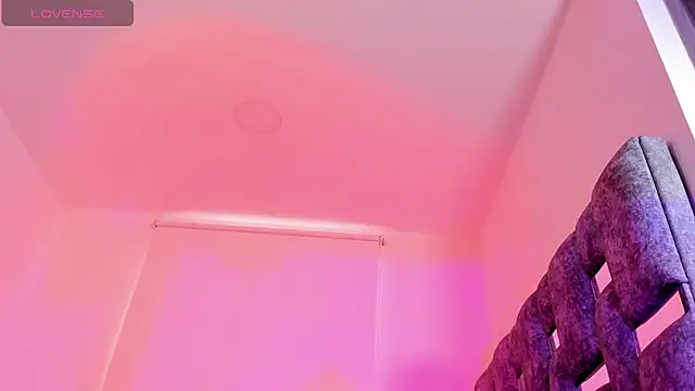 rossth1 online show from November 28, 2025, 2:50 pm