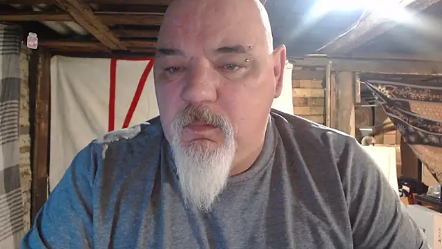 Newfiesausage1972 online show from February 24, 2026, 9:32 am