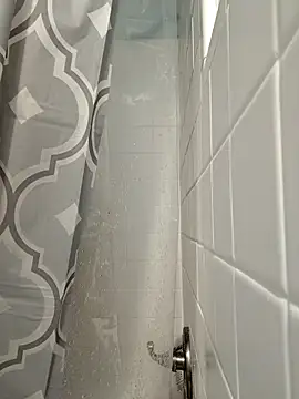 1BeautyN1Beast online show from March 5, 2025, 12:44 pm