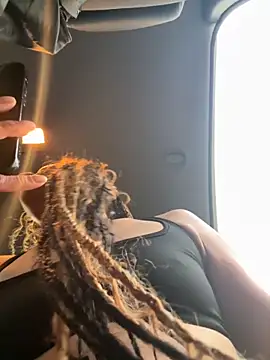 Snapshot of Shuggabutt chatting on September 28, 2025, 1:12 am Shuggabutt online show from September 28, 2025, 1:12 am