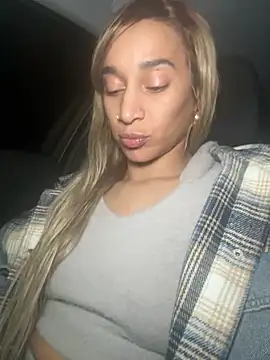 Snapshot of Shuggabutt chatting on February 16, 2025, 6:32 am Shuggabutt online show from February 16, 2025, 6:32 am