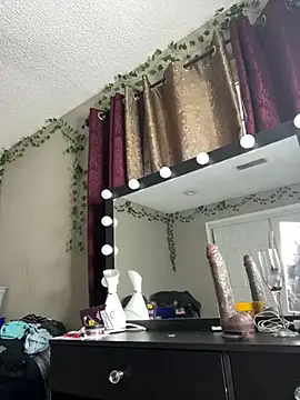 Snapshot of Shuggabutt chatting on January 26, 2025, 5:02 pm Shuggabutt online show from January 26, 2025, 5:02 pm