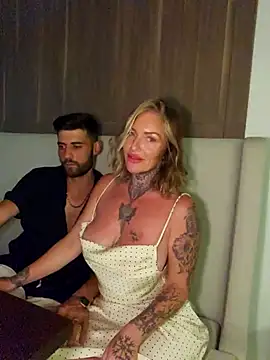 Snapshot of YourMommyBlair chatting on January 8, 2026, 12:00 pm YourMommyBlair online show from January 8, 2026, 12:00 pm