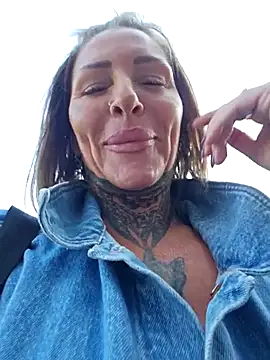 Snapshot of YourMommyBlair chatting on November 8, 2025, 7:12 am YourMommyBlair online show from November 8, 2025, 7:12 am