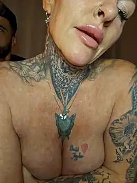 Snapshot of YourMommyBlair chatting on February 1, 2025, 4:32 pm YourMommyBlair online show from February 1, 2025, 4:32 pm