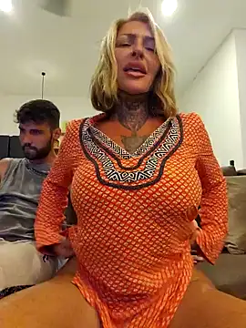 Snapshot of YourMommyBlair chatting on December 20, 2025, 11:35 am YourMommyBlair online show from December 20, 2025, 11:35 am