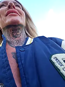 Snapshot of YourMommyBlair chatting on October 8, 2025, 8:49 am YourMommyBlair online show from October 8, 2025, 8:49 am