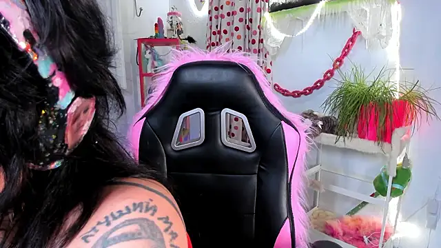 lady sontse  online show from February 26, 2026, 8:20 pm