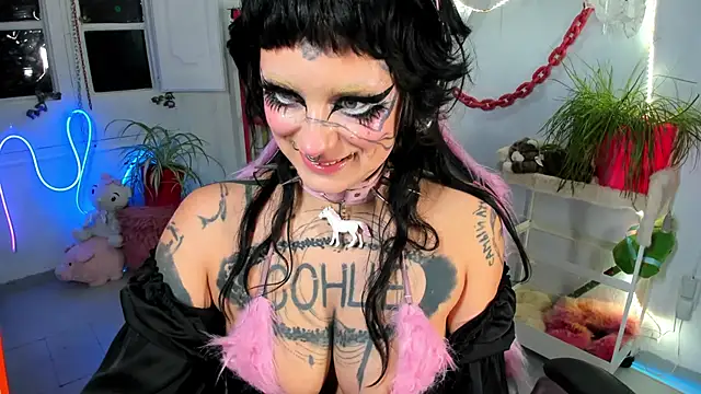 lady sontse  online show from February 25, 2026, 7:47 pm