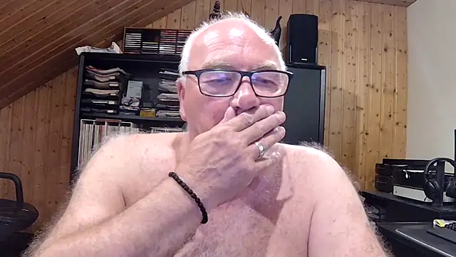 biggandybig online show from April 17, 2026, 10:23 pm