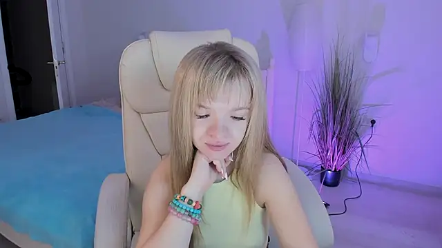 Snapshot of Eva_Rosec chatting on October 6, 2025, 11:00 am Eva Rosec online show from October 6, 2025, 11:00 am