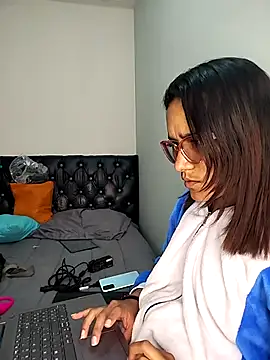 Yaumiko online show from March 4, 2026, 8:16 pm