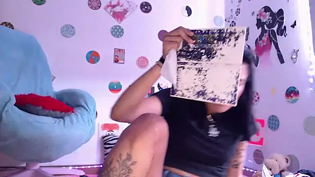 Yaumiko online show from March 18, 2025, 1:34 pm