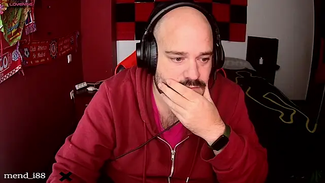 menditeta1 online show from November 9, 2025, 11:31 pm