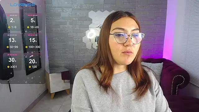 conniejames m online show from April 14, 2026, 1:49 pm