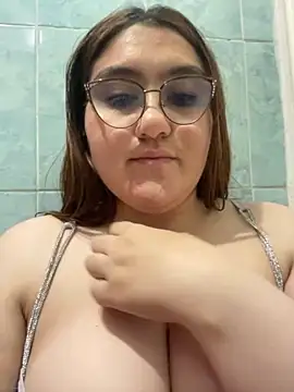 Snapshot of conniejames_m chatting on September 20, 2025, 4:28 am conniejames m online show from September 20, 2025, 4:28 am