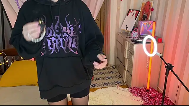 EmmyAmbros online show from February 23, 2026, 9:15 pm