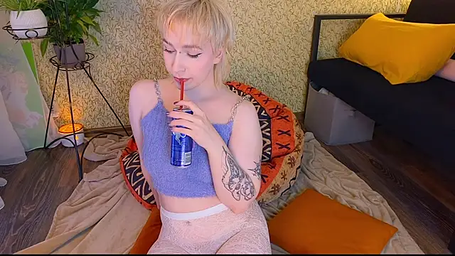 EmmyAmbros online show from November 15, 2025, 5:39 pm