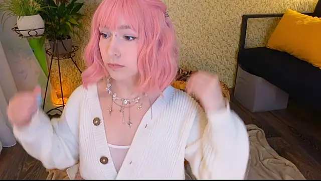 EmmyAmbros online show from November 4, 2025, 1:20 am