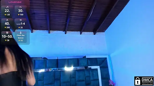 Venus velez  online show from February 25, 2025, 1:21 pm