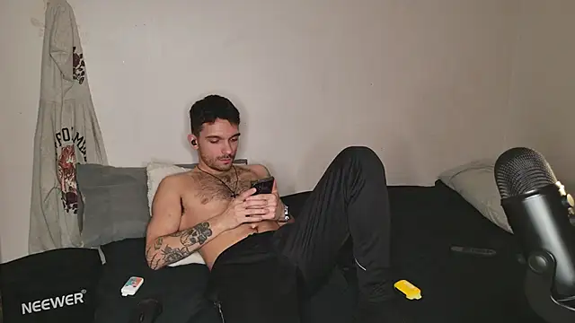 JackDesFeux online show from March 23, 2025, 2:26 am