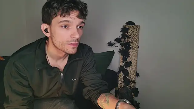 JackDesFeux online show from November 6, 2025, 5:00 am