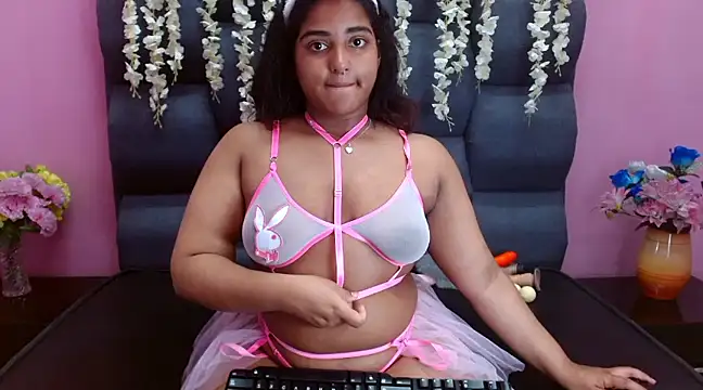 Snapshot of Sofia_Hernandez_ chatting on March 2, 2025, 9:54 am Sofia Hernandez online show from March 2, 2025, 9:54 am