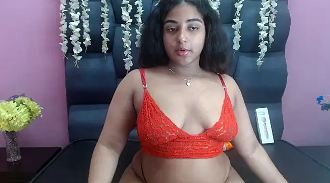 Snapshot of Sofia_Hernandez_ chatting on February 22, 2025, 6:06 am Sofia Hernandez online show from February 22, 2025, 6:06 am