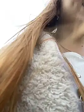 Snapshot of melody-dy chatting on September 8, 2025, 10:09 pm melody-dy online show from September 8, 2025, 10:09 pm