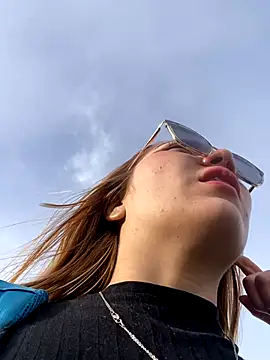 Snapshot of melody-dy chatting on October 29, 2025, 9:47 pm melody-dy online show from October 29, 2025, 9:47 pm